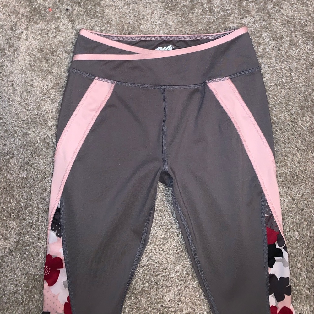 Avia Gray floral leggings size girls M (7-8) - Picture 6 of 9